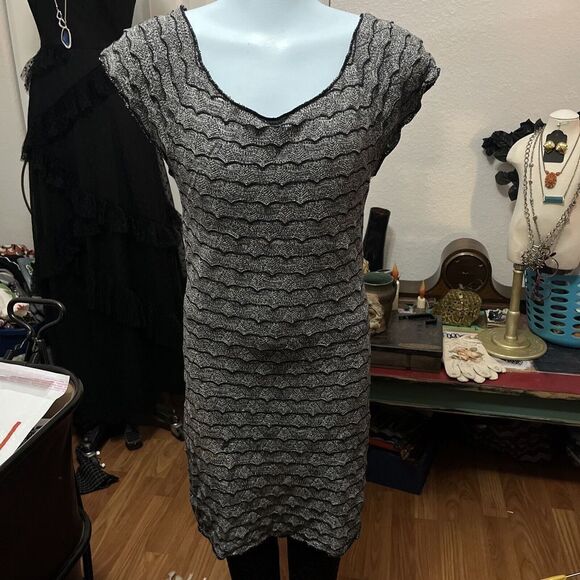 FREE PEOPLE Black/White Knee Length Knit Short Sleeve Dress Sz Large - Picture 1 of 12